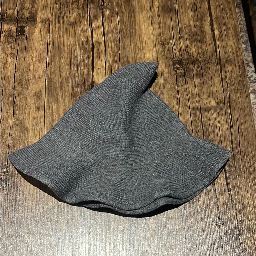 Women’s winter warm knitted wool witch hat cap - grey